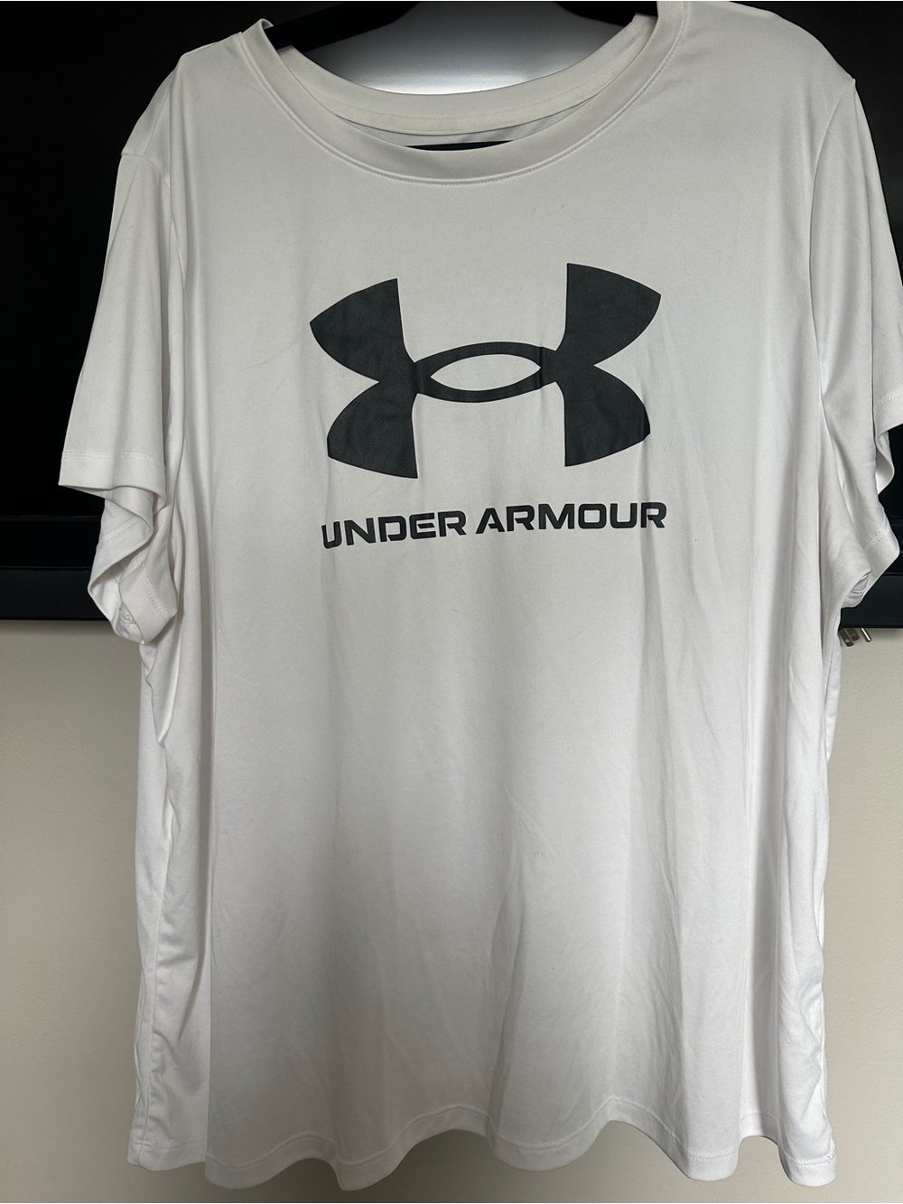 Under Armour women’s White Performance Logo T-Shirt